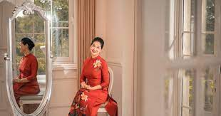 Nghệ sĩ Ưu tú Minh Phương: Gia đình, nghệ thuật và tình yêu với áo dài