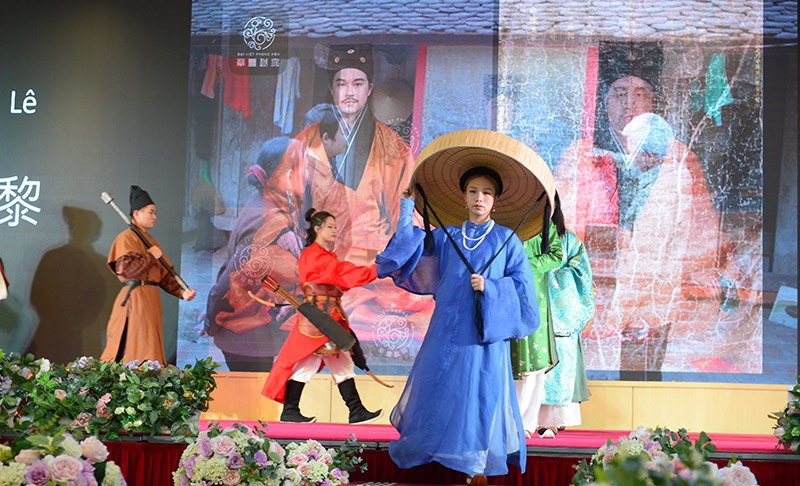 Trình diễn Áo dài mô phỏng các Triều đại Lý, Trần , Lê, Nguyễn - Ngày hội Di sản Văn hóa Việt Nam 23/11/2022