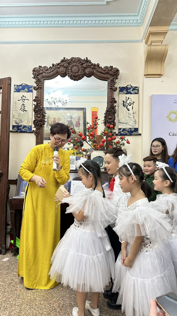 Hồi ức Tuổi Thơ – Các bài hát Thiếu nhi của Nhạc sĩ Phạm Tuyên.